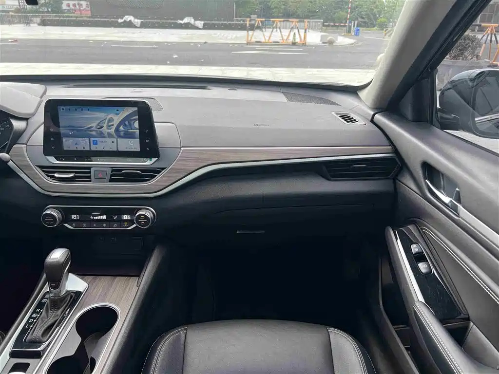 NISSAN TEANA 2021