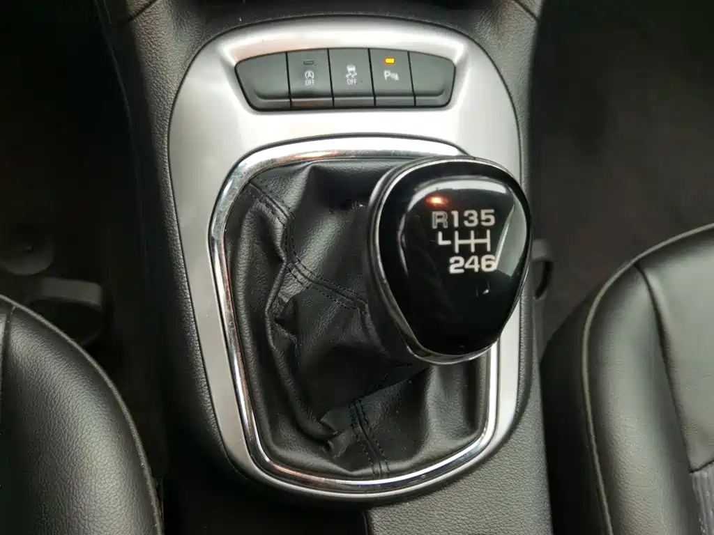 CHEVROLET CRUZE 2018