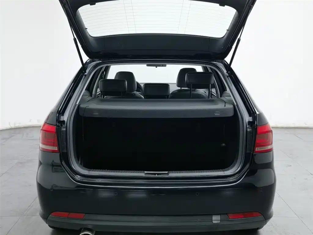 VOLKSWAGEN LAVIDA 2014