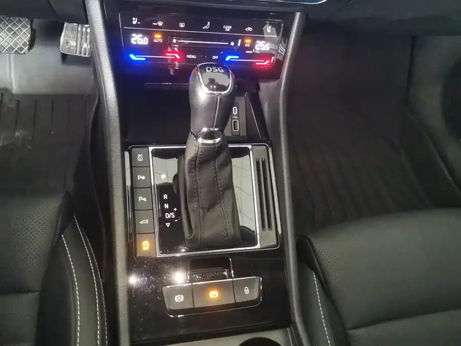 SKODA SUPERB 2023
