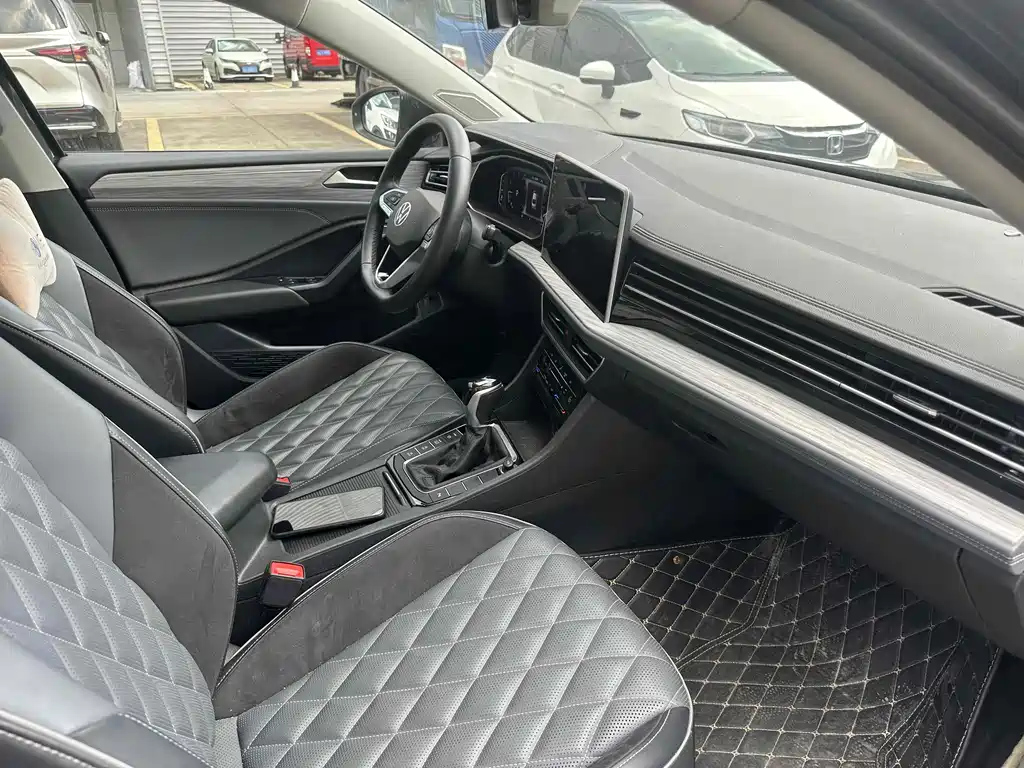 VOLKSWAGEN SAGITAR 2023