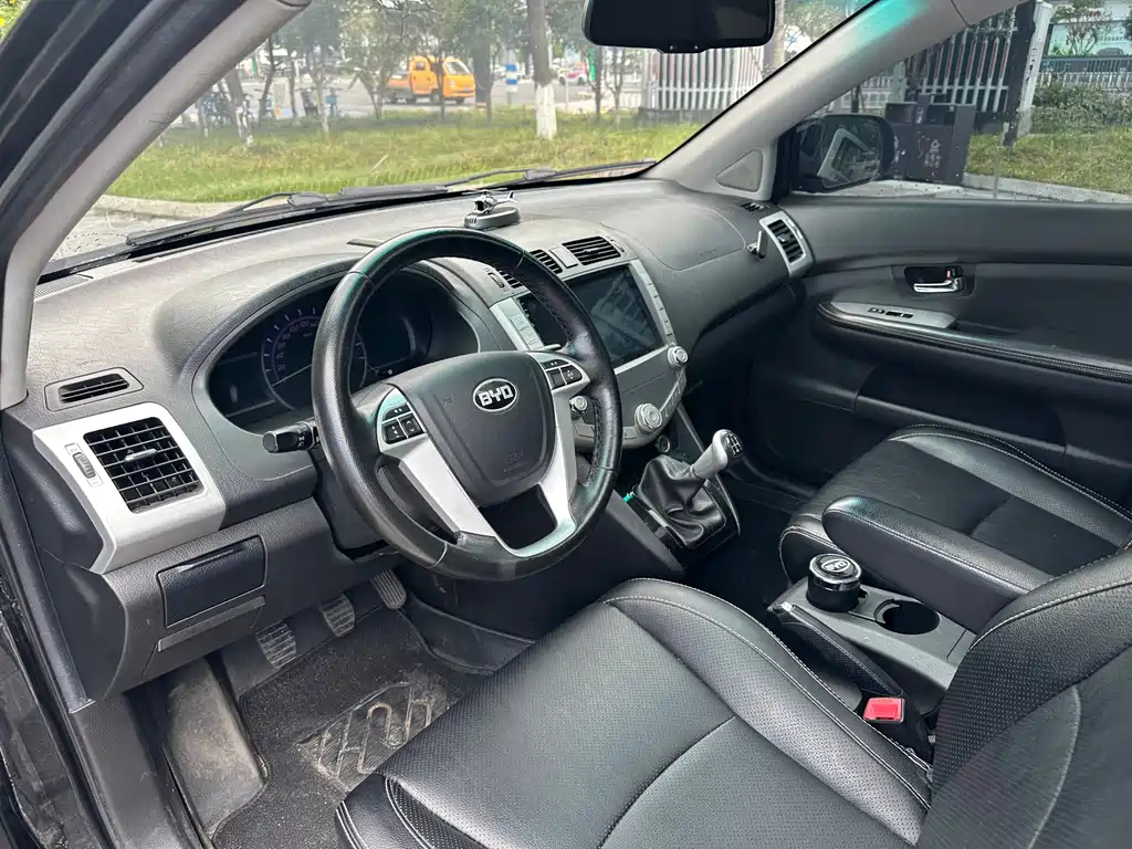 BYD S6 2014