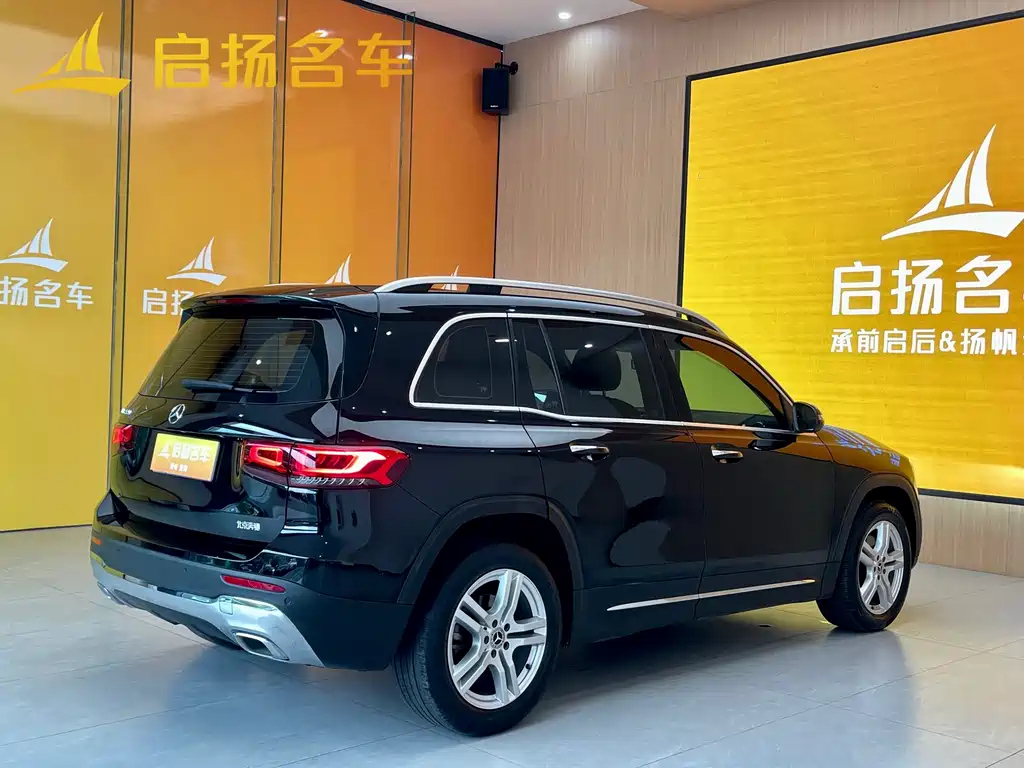 MERCEDES BENZ GLB 2023