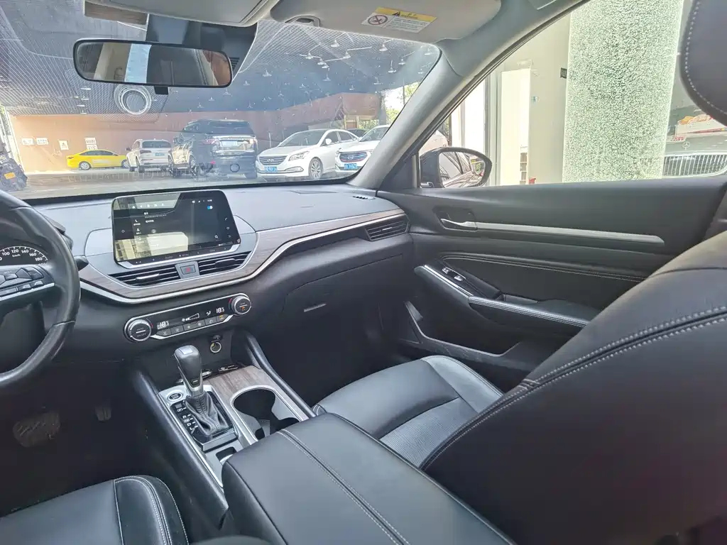NISSAN TEANA 2021