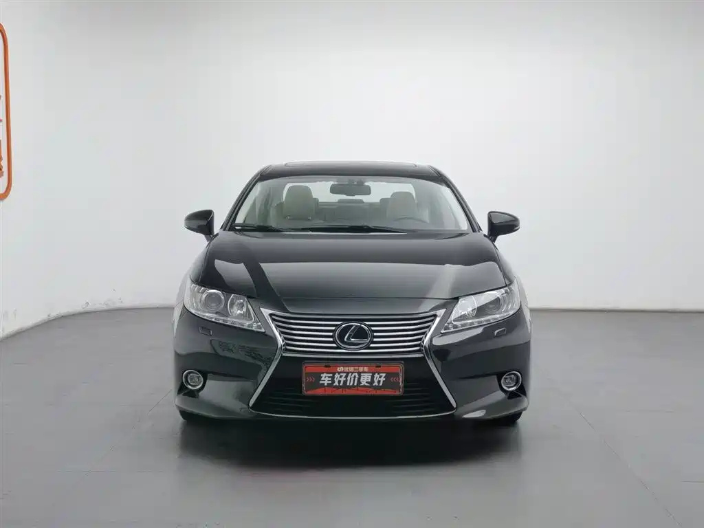 LEXUS ES 2015