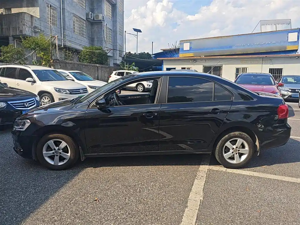 VOLKSWAGEN JETTA 2017