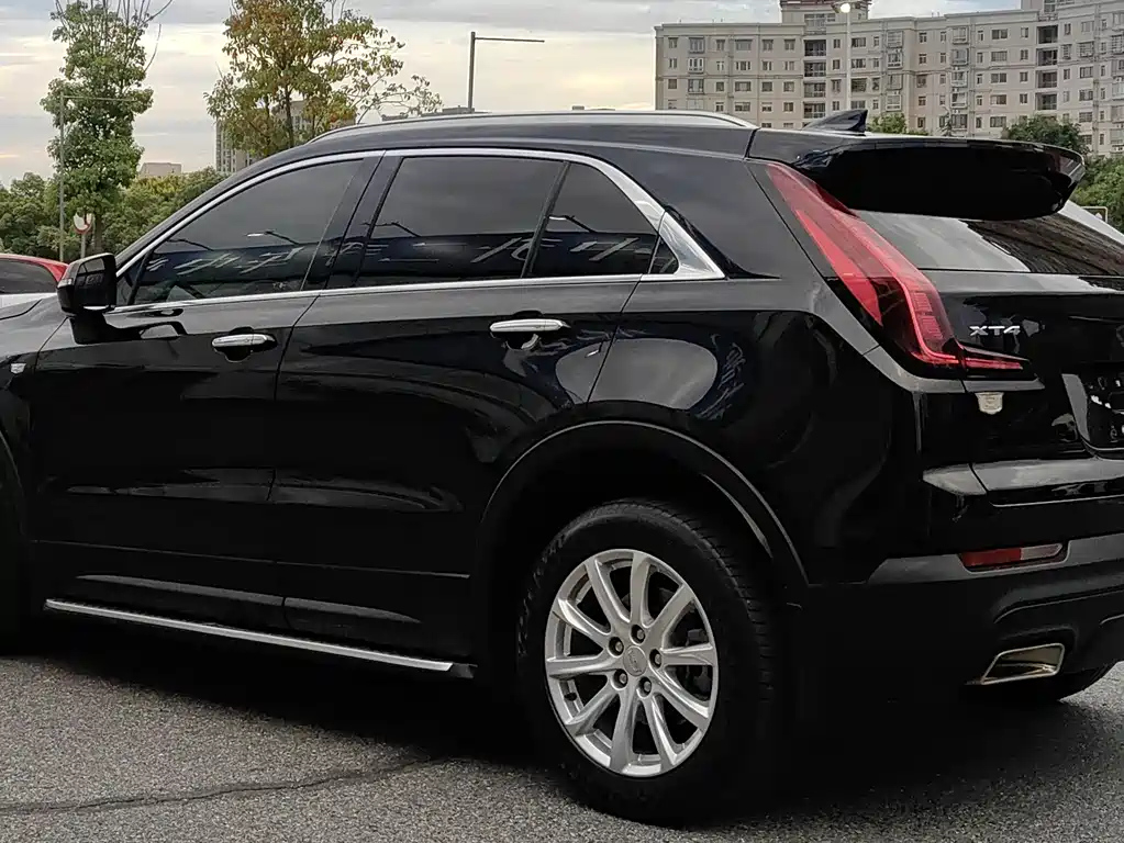 CADILLAC XT4 2021