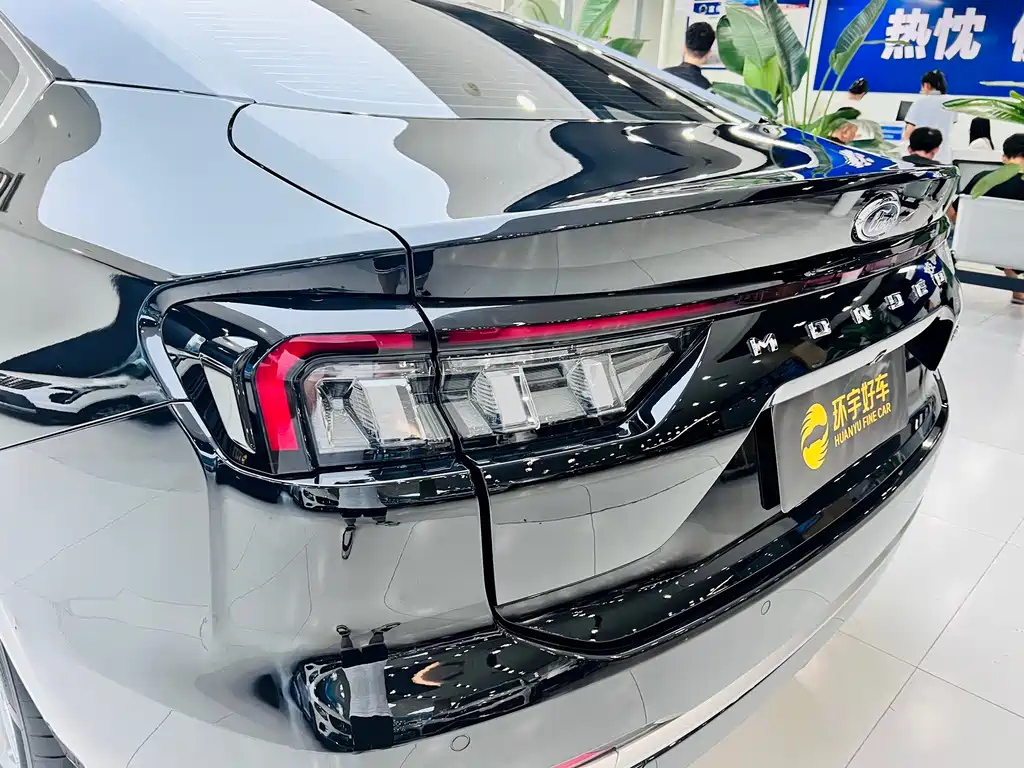FORD MONDEO 2023