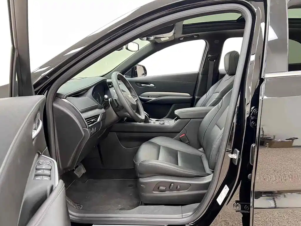 CADILLAC XT4 2021