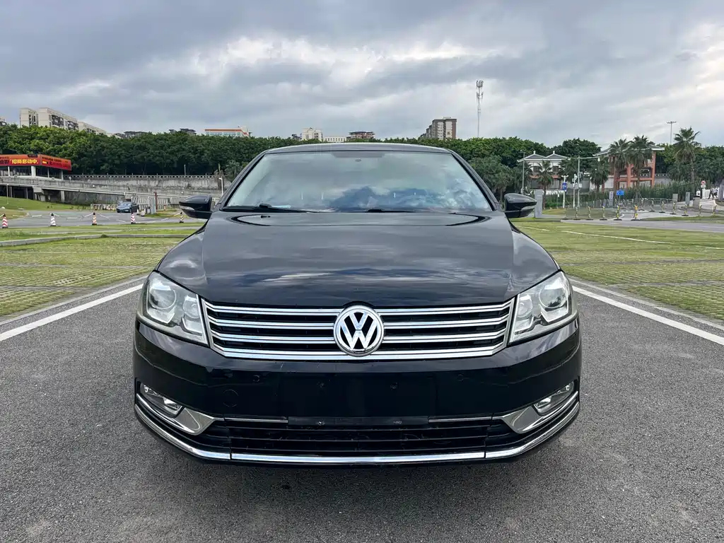 VOLKSWAGEN MAGOTAN 2015