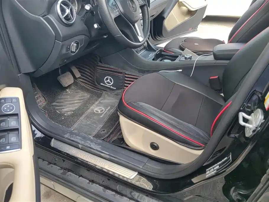 MERCEDES BENZ GLA 2016