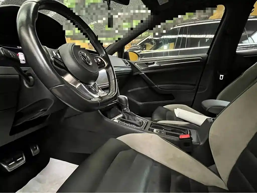 VOLKSWAGEN GOLF 2019