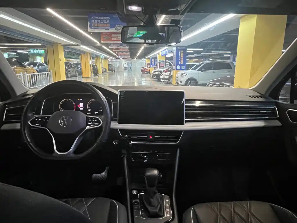 VOLKSWAGEN TIGUAN L 2023