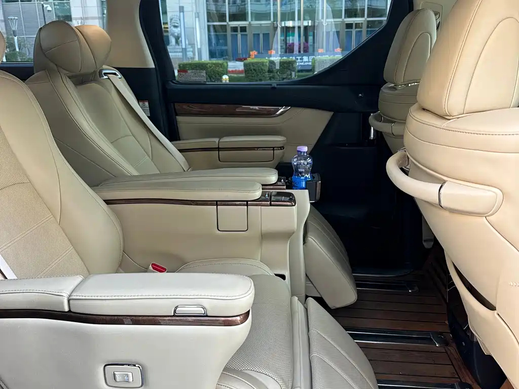 TOYOTA ALPHARD 2018