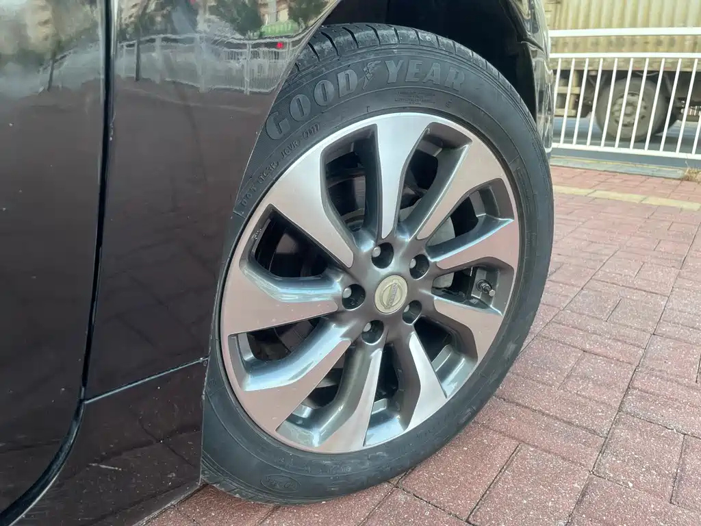 NISSAN TEANA 2015