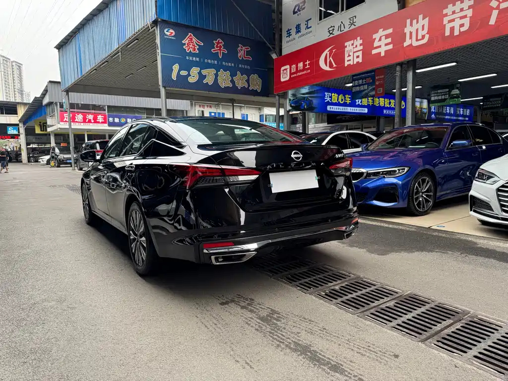 NISSAN TEANA 2024