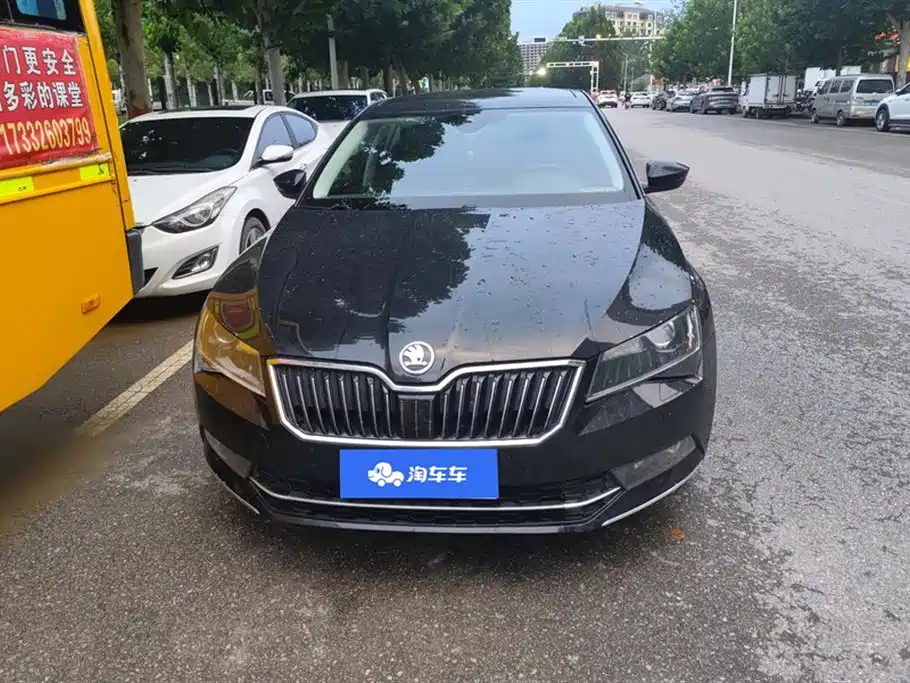 SKODA SUPERB 2019