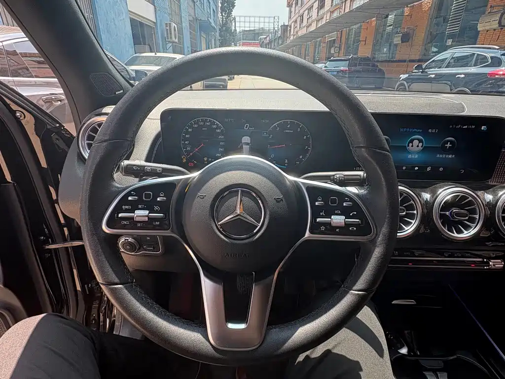 MERCEDES BENZ GLB 2020