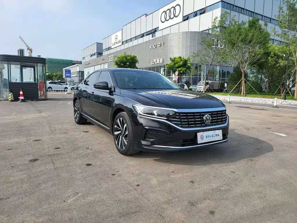 VOLKSWAGEN PASSAT 2022