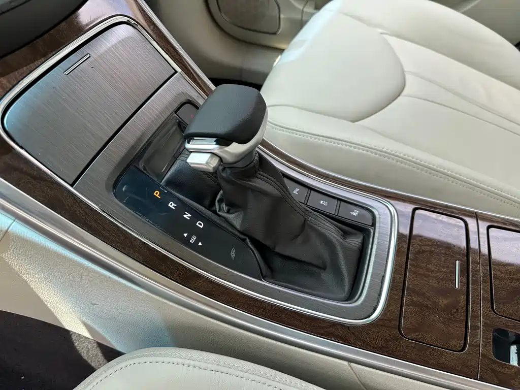 ROEWE E950 2016