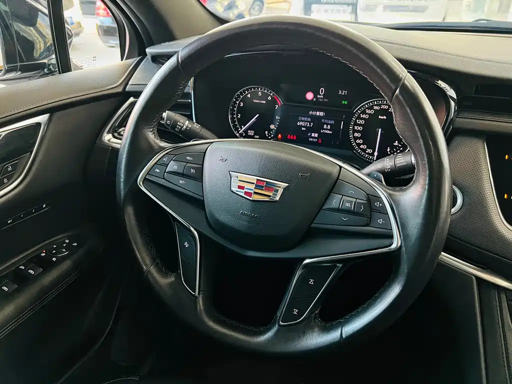 CADILLAC XT5 2019