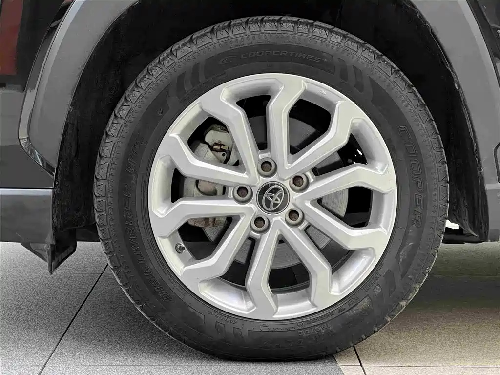 TOYOTA FRONTLANDER 2024