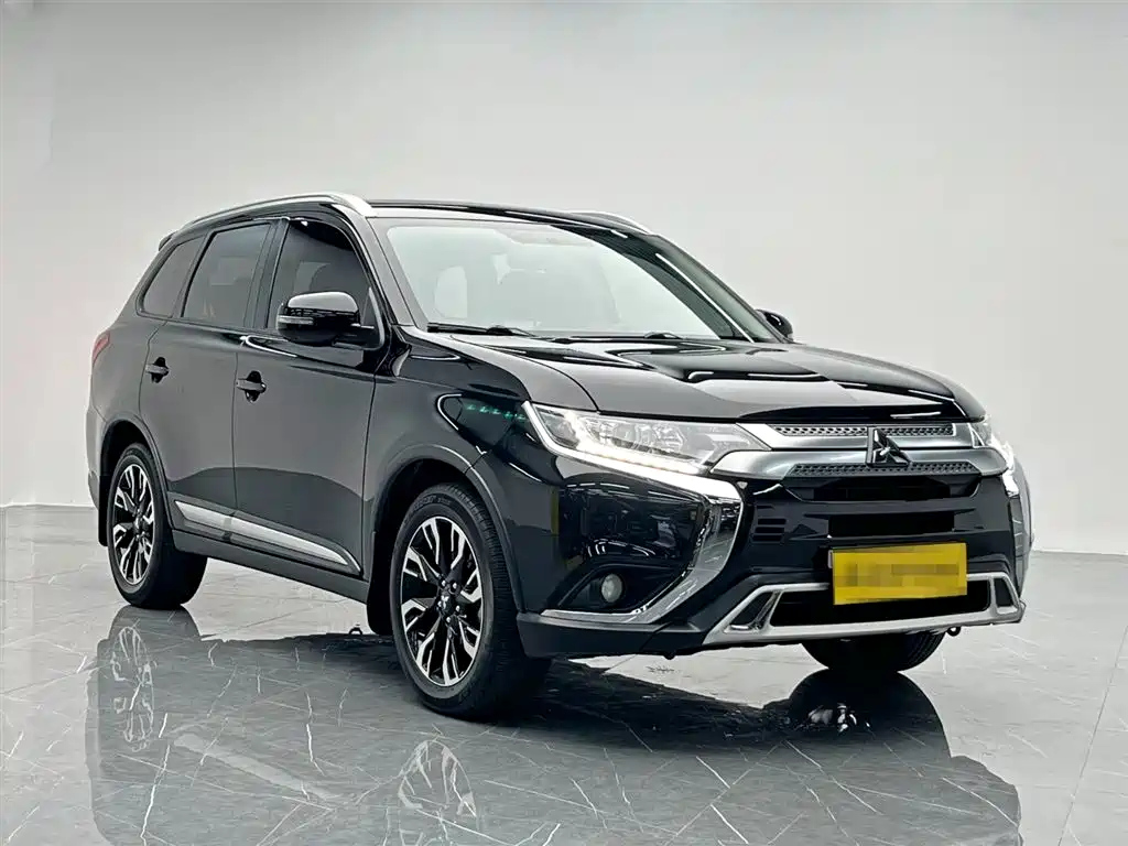 MITSUBISHI OUTLANDER 2020