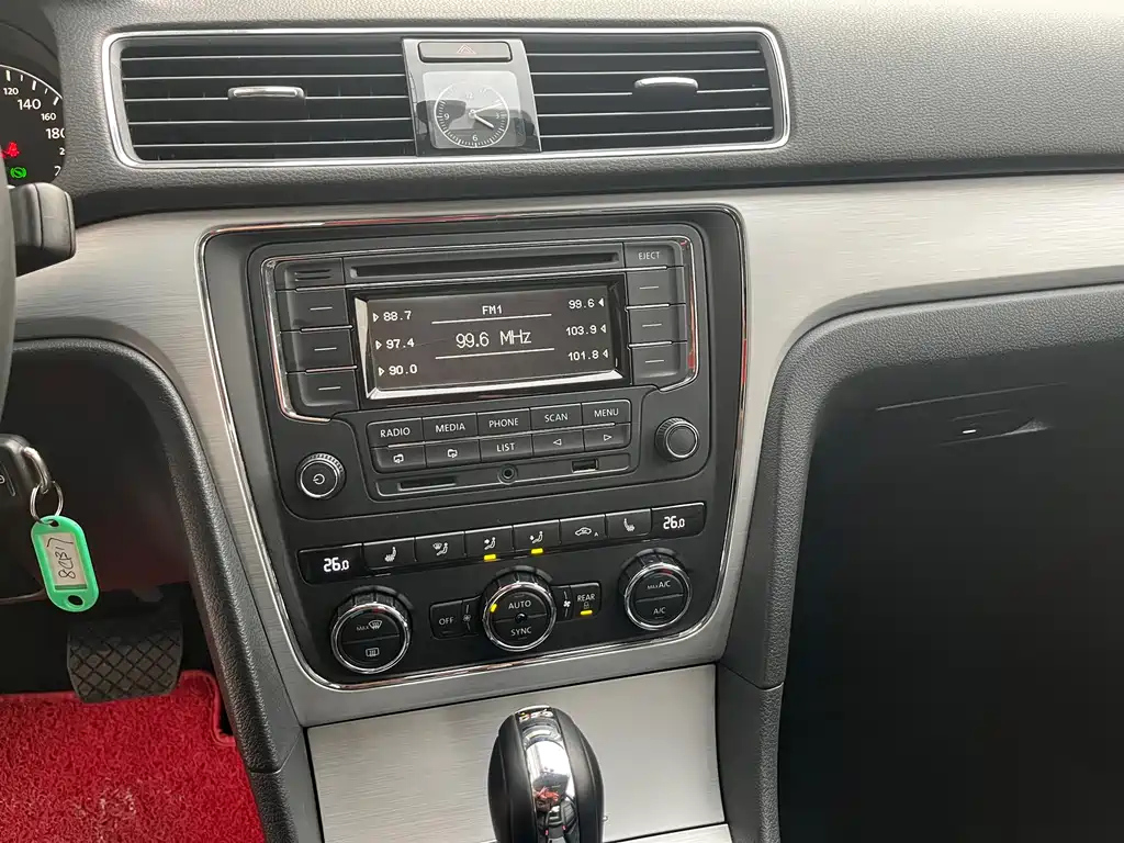 VOLKSWAGEN PASSAT 2015