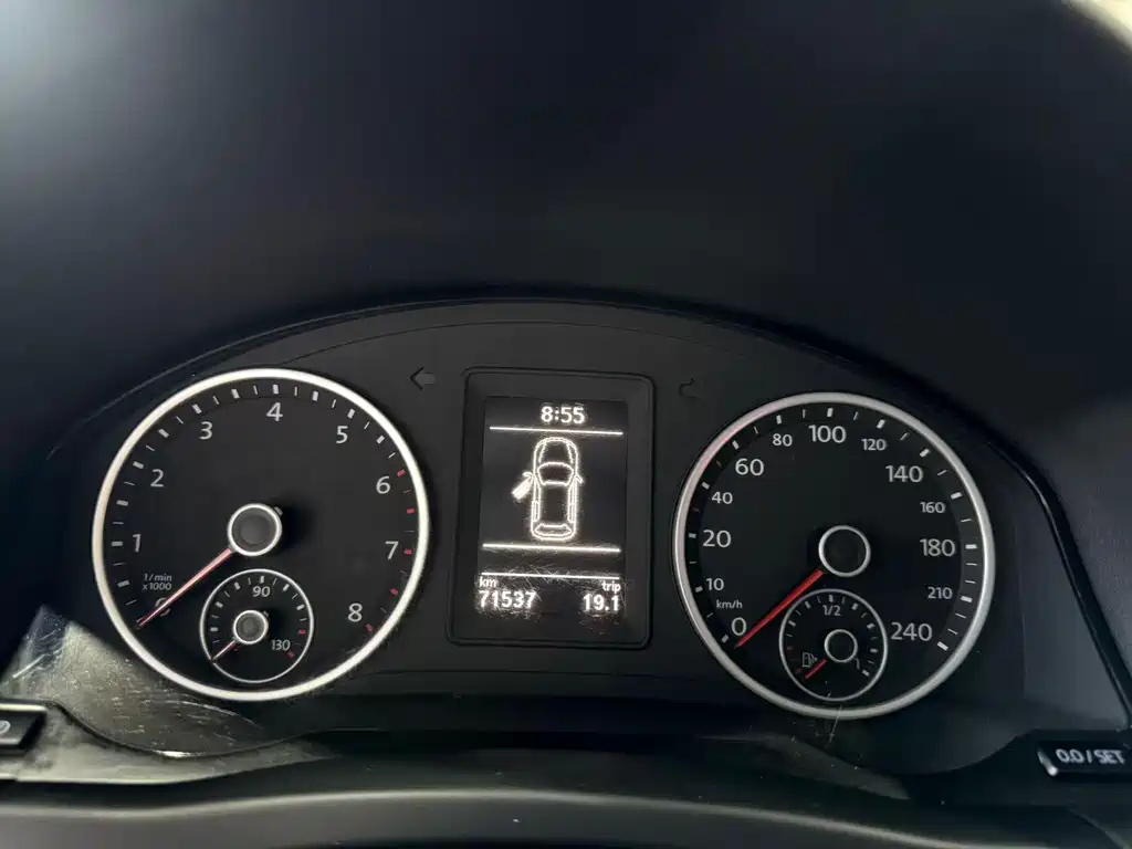 VOLKSWAGEN TIGUAN 2017