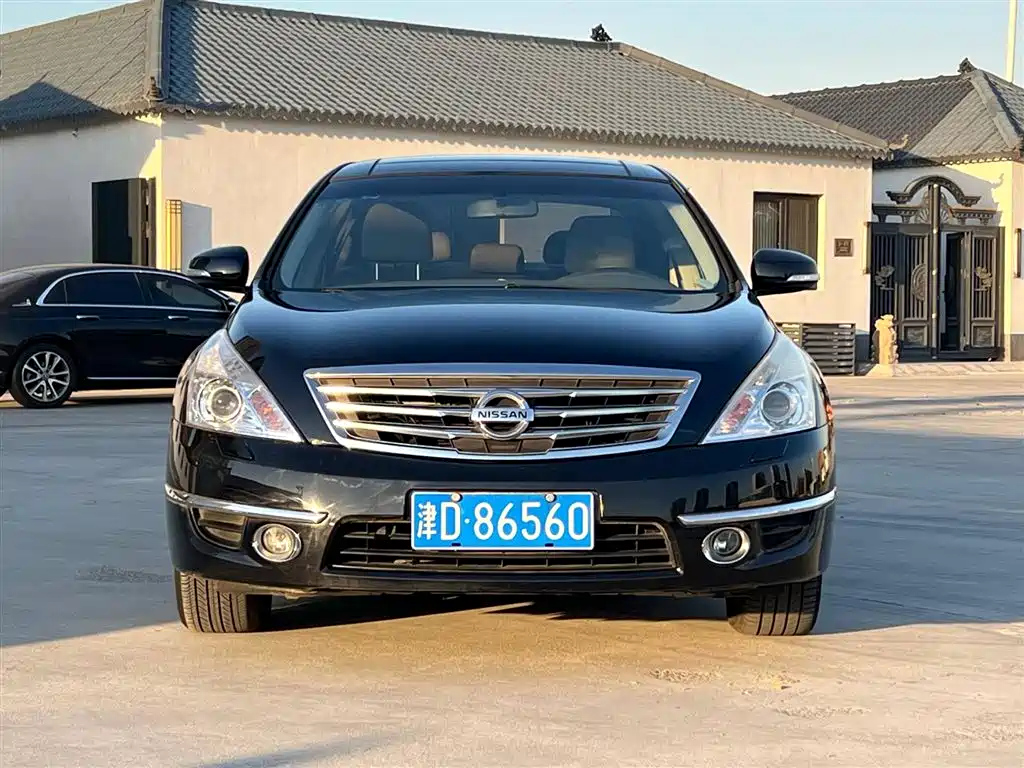 NISSAN TEANA 2011