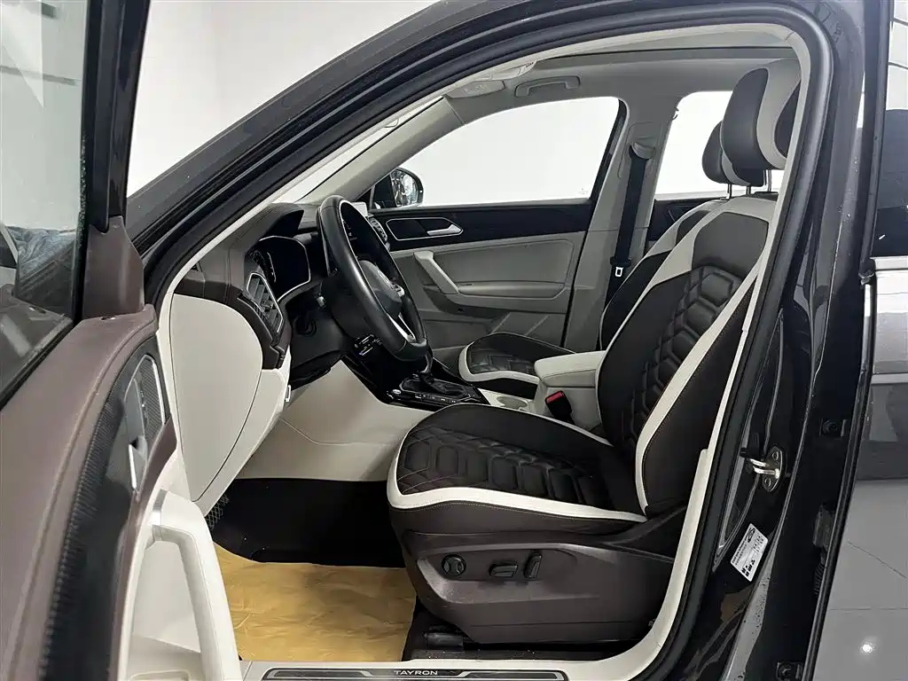 VOLKSWAGEN TAYRON 2022