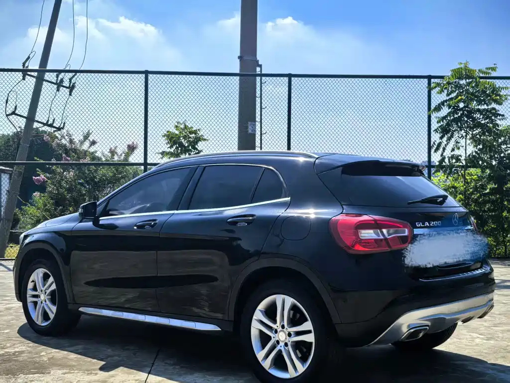 MERCEDES BENZ GLA 2015