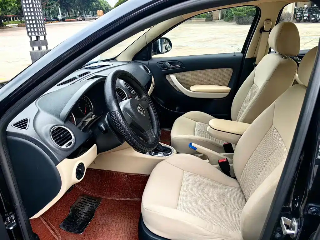 VOLKSWAGEN LAVIDA 2013