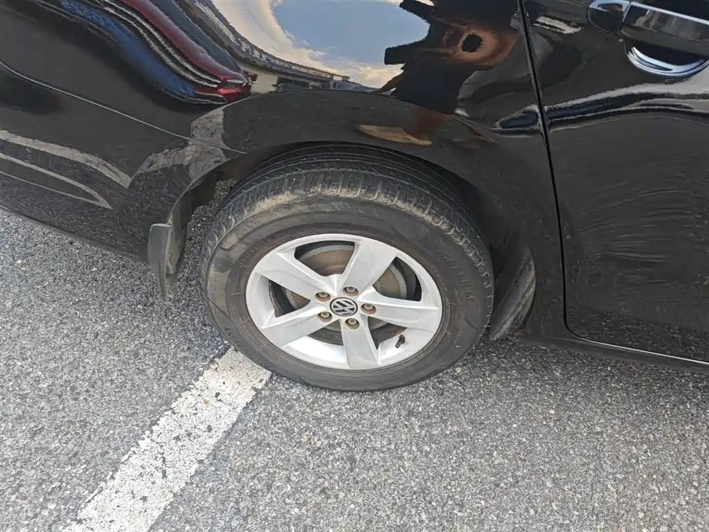 VOLKSWAGEN JETTA 2017