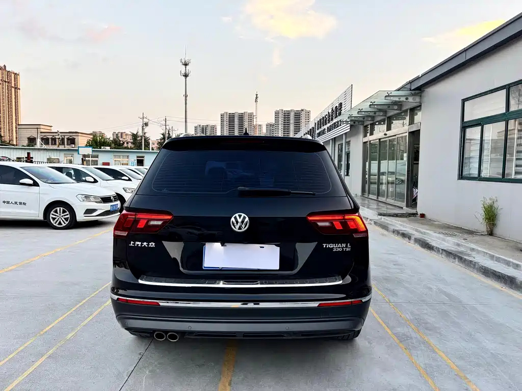 VOLKSWAGEN TIGUAN L 2020