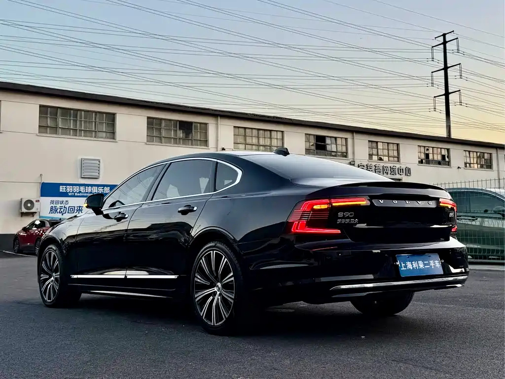 VOLVO S90 2021