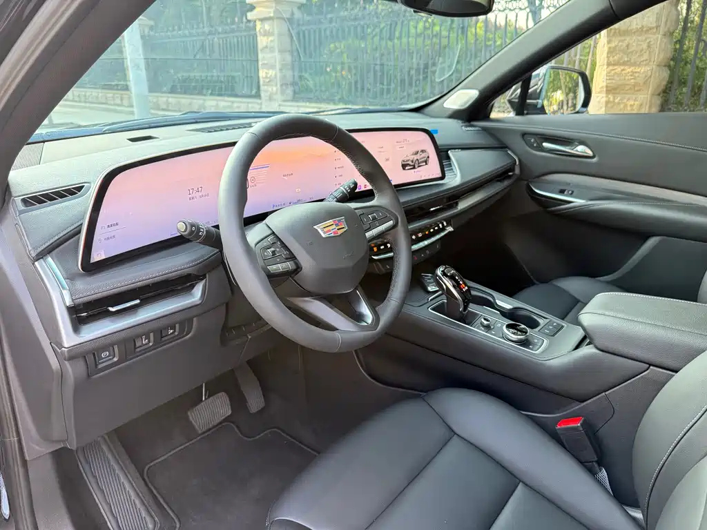 CADILLAC XT4 2024