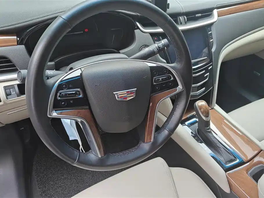CADILLAC XTS 2018