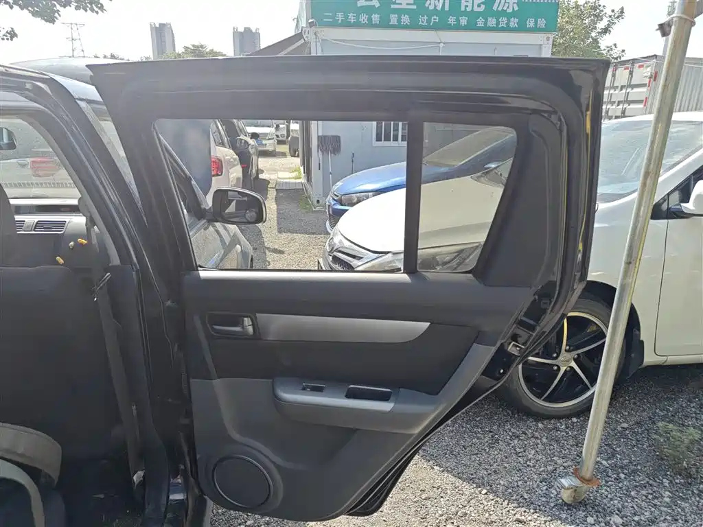 SUZUKI SWIFT 2014
