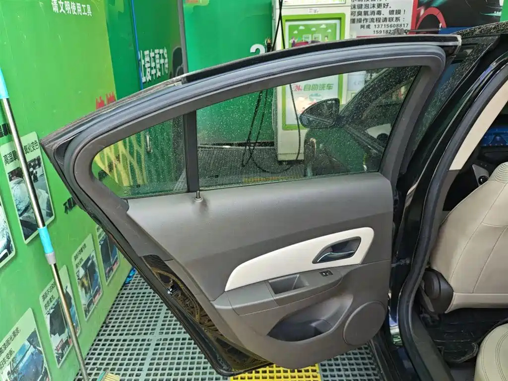 CHEVROLET CRUZE 2015