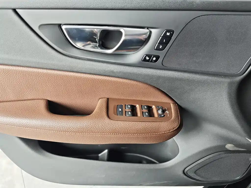 VOLVO S60 2022