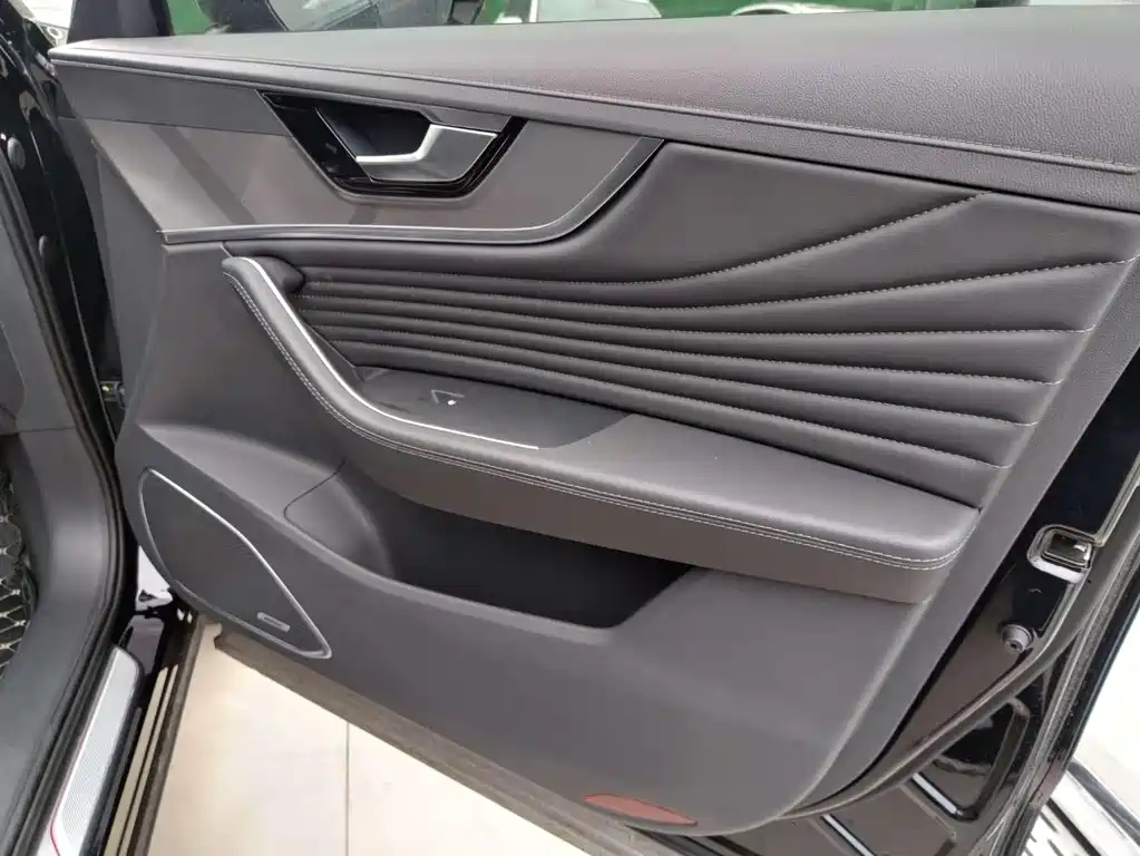 HONGQI HS5 2023