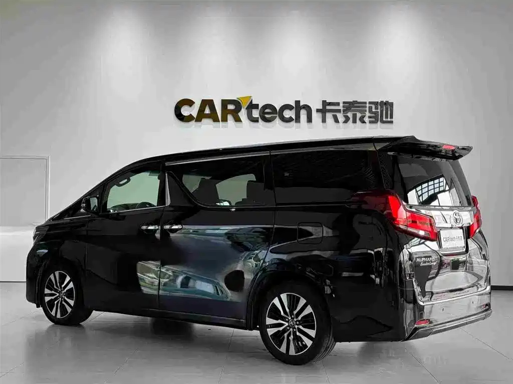 TOYOTA ALPHARD 2018