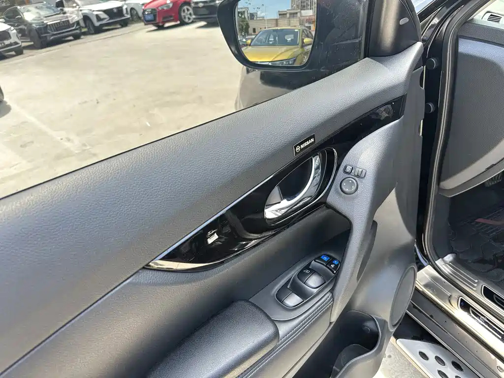 NISSAN X-TRAIL 2023