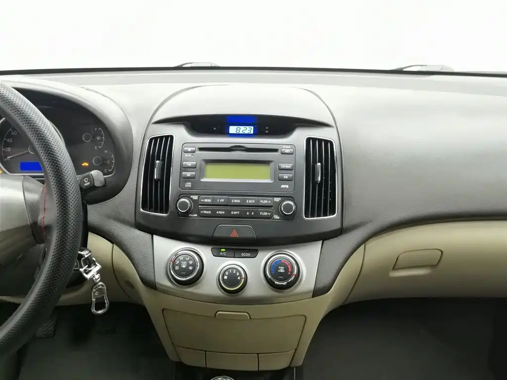HYUNDAI CELESTA 2012