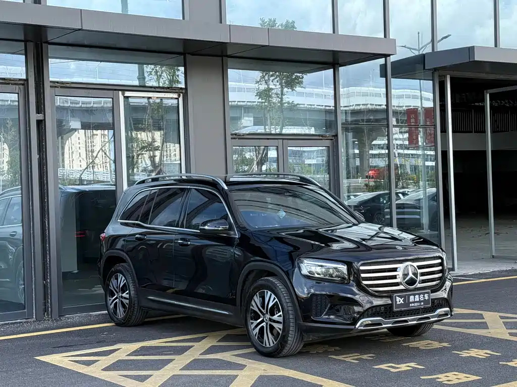 MERCEDES BENZ GLB 2024