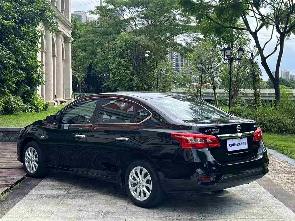 NISSAN SYLPHY 2019