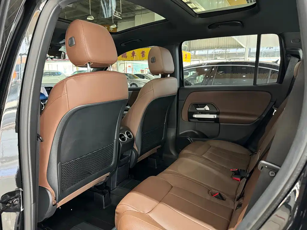 MERCEDES BENZ GLB 2023