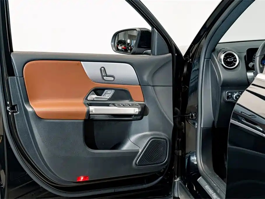 MERCEDES BENZ GLB 2023