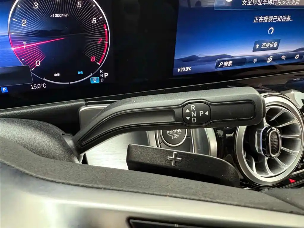 MERCEDES BENZ GLB 2025